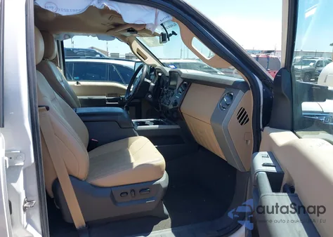 2015 Ford F-250 Lariat z USA, uszkodzony, nr VIN 1FT7W2B64FEB14055